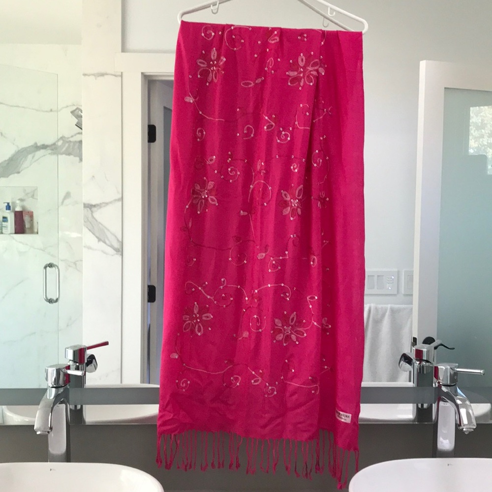 Pashmina scarf with decor